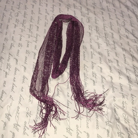 Fashionable sparkly scarves - Picture 2 of 2